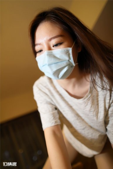 “华体网站登录入口”惠天赐骨灰安放法藏寺 家人办法事惠英红痛哭